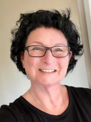 Image of Doro Stach, Associate